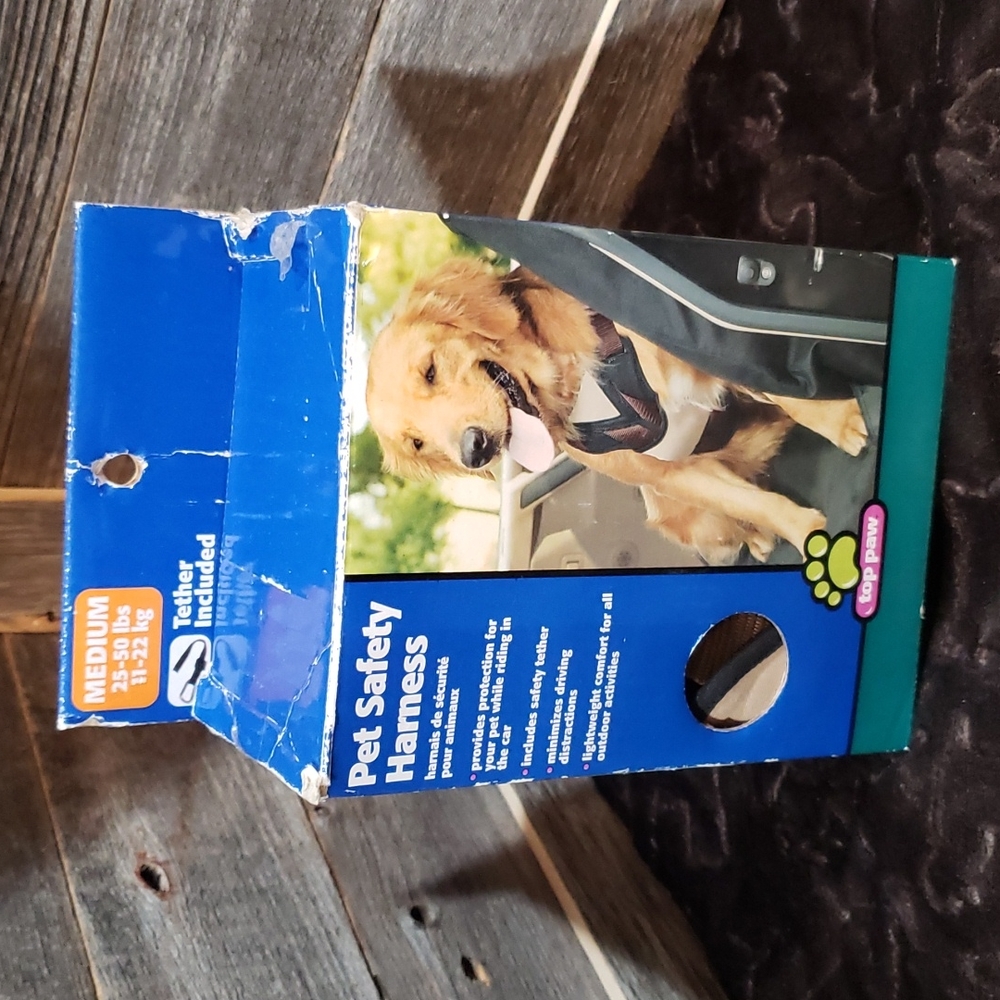 Pet safety harness NWT